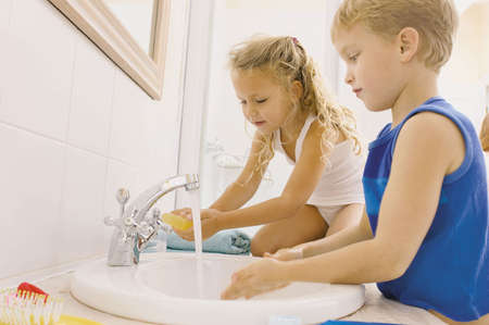 children-washing-hands